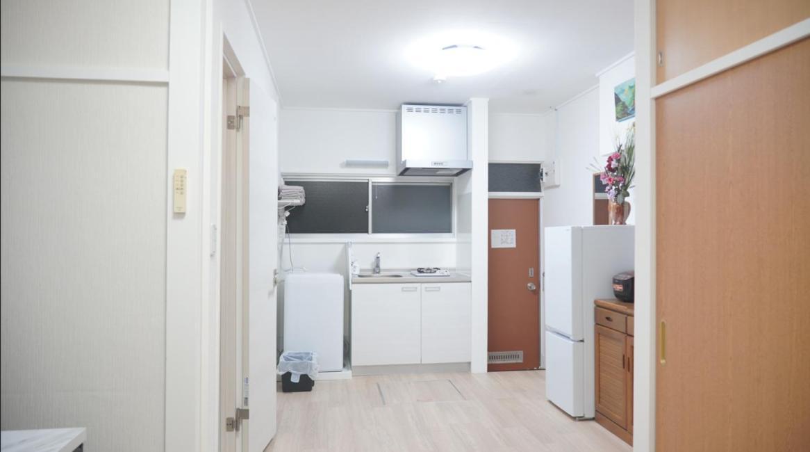 Uhome Tsubame Apartment Tokyo Exterior photo